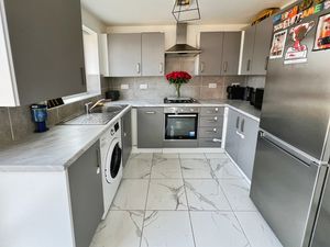 Kitchen Diner- click for photo gallery
